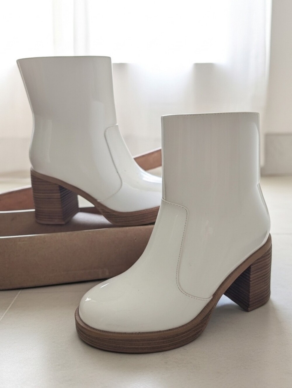 Universal Thread Jenna Ivory Platform Boots Size 8.5